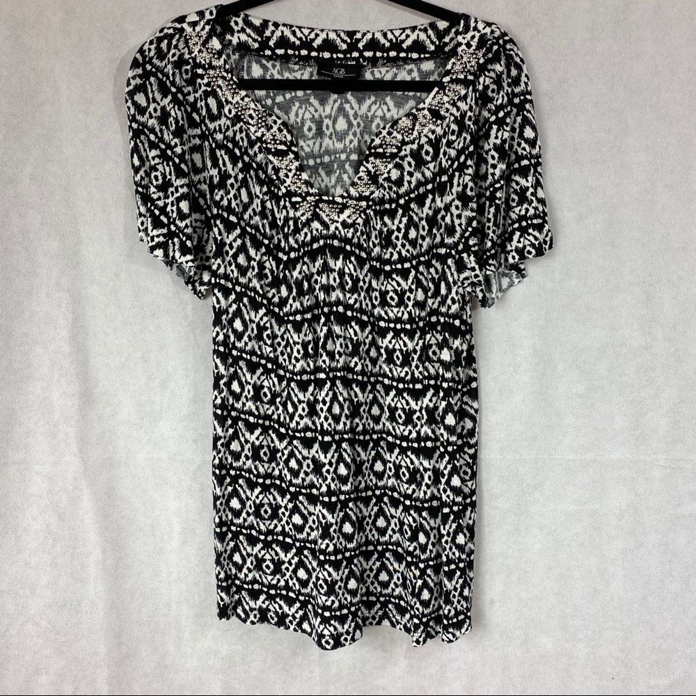 AGB black and white top